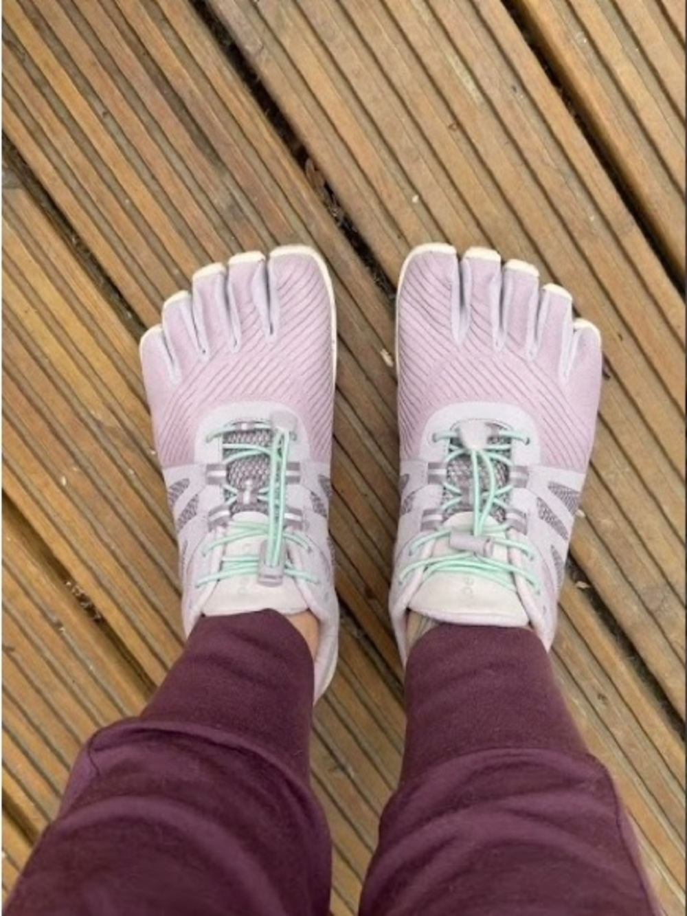 Peluva Women’s Pink Five-Toe Athletic Shoes with Mint Lacing